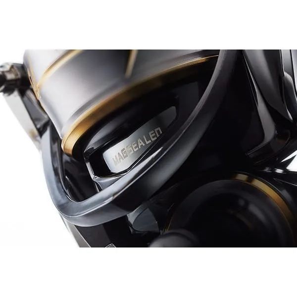 Mulinetă Daiwa 20 Luvias LT2500 9+1BB